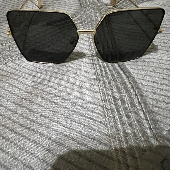 Gucci - Picture 3 of 4